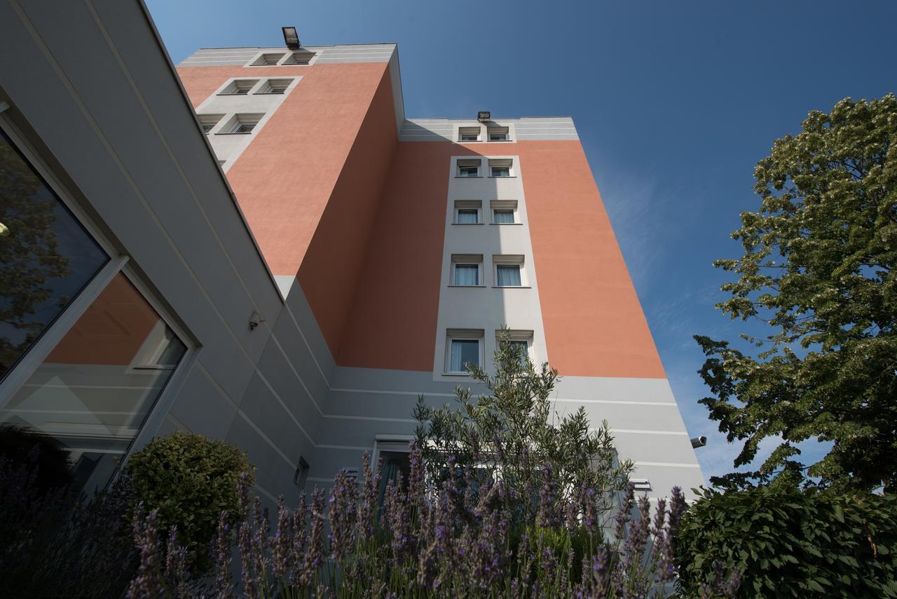 מלון Ibis Lyon Sud Chasse Sur Rhone מראה חיצוני תמונה